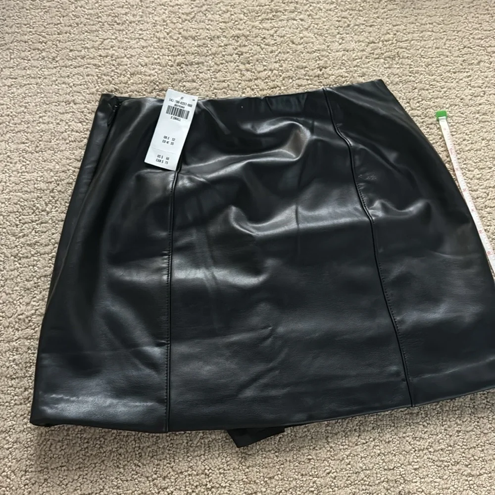 Abercrombie and fitch vegan leather skirt - Picture 5 of 5